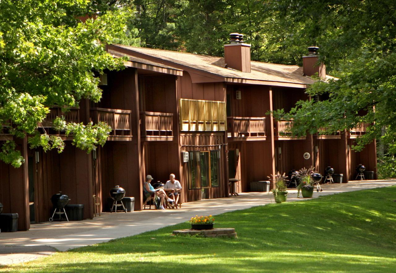 Lake Forest Resort Eagle River Exterior foto